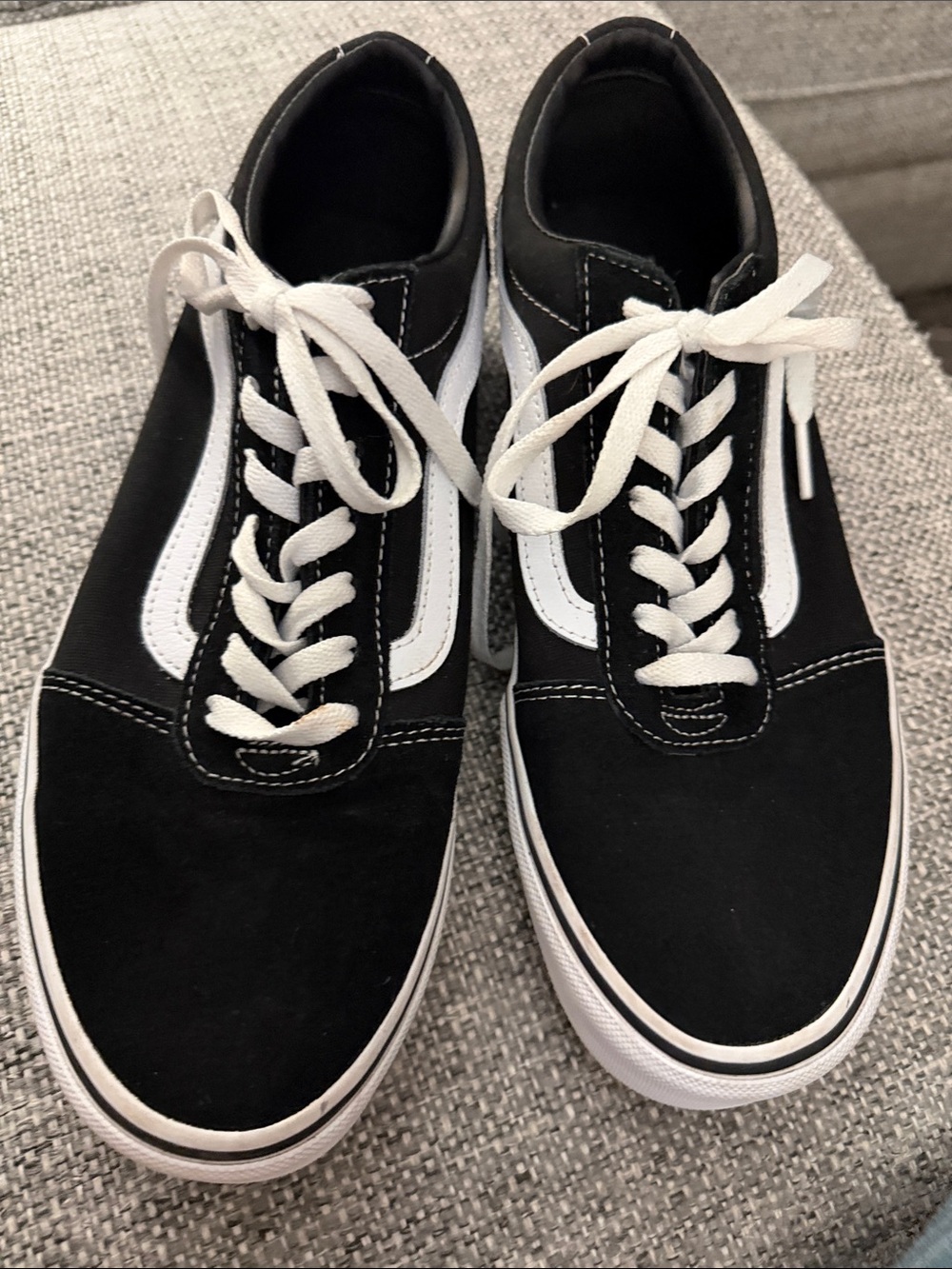 Vans Men’s Classic Old Skool Low Top Black White Sneakers Size 9.5